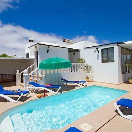 别墅 Cosy Lanzarote 3 Bedrooms Heated Pool Honey 卡门港