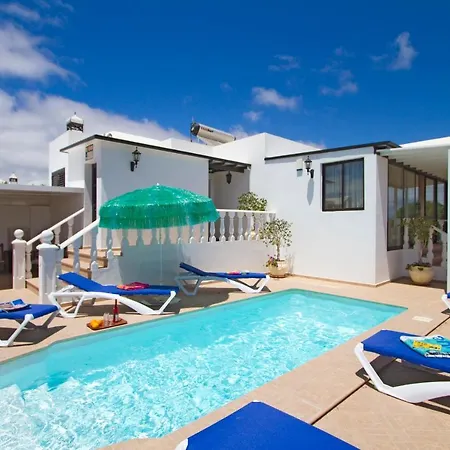 Cosy Lanzarote 3 Bedrooms Heated Pool Honey Villa Puerto del Carmen