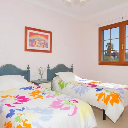 Villa Cosy Lanzarote 3 Bedrooms Heated Pool Honey