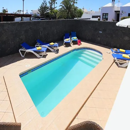 Villa Cosy Lanzarote 3 Bedrooms Heated Pool Honey *