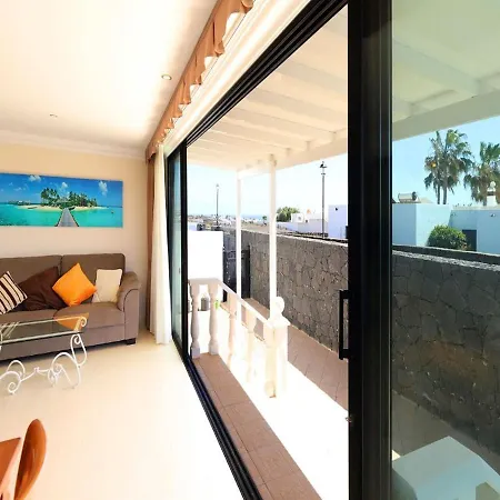 Cosy Lanzarote 3 Bedrooms Heated Pool Honey Villa