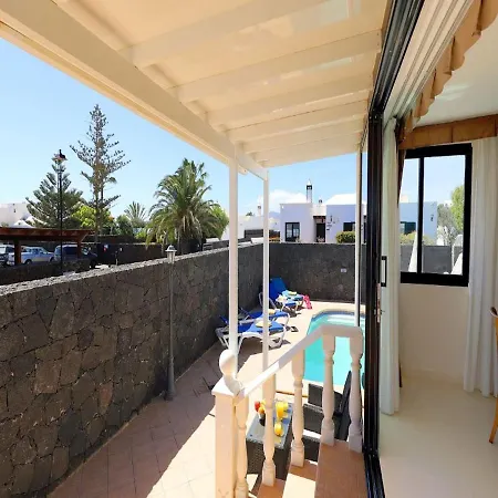 Villa Cosy Lanzarote 3 Bedrooms Heated Pool Honey Puerto del Carmen