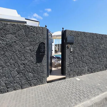 Cosy Lanzarote 3 Bedrooms Heated Pool Honey Вілла Пуерто-дель-Кармен