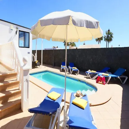 Cosy Lanzarote 3 Bedrooms Heated Pool Honey Villa Puerto del Carmen
