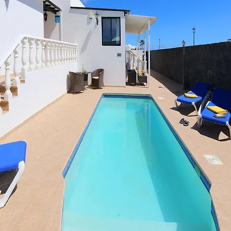 Villa Cosy Lanzarote 3 Bedrooms Heated Pool Honey