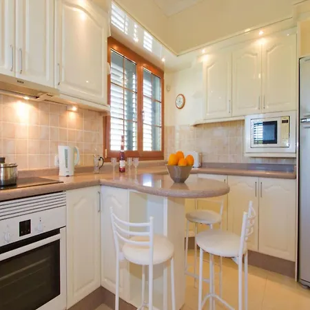 Villa Cosy Lanzarote 3 Bedrooms Heated Pool Honey