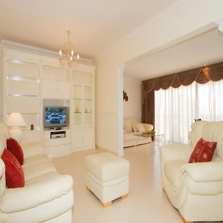 Villa Cosy Lanzarote 3 Bedrooms Heated Pool Honey
