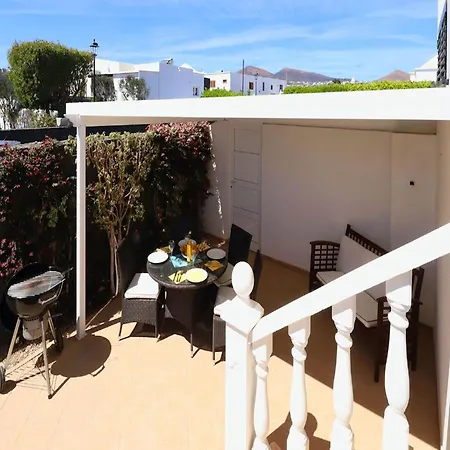 Cosy Lanzarote 3 Bedrooms Heated Pool Honey Villa *