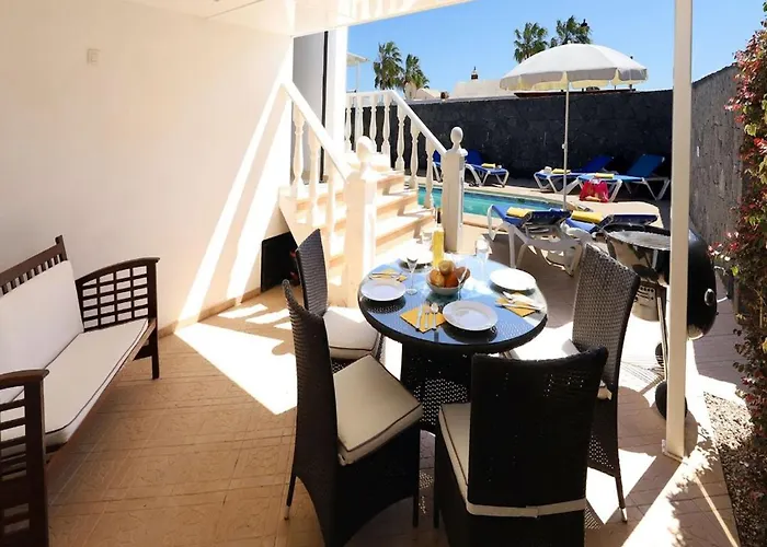 Villa Cosy Lanzarote 3 Bedrooms Heated Pool Honey *